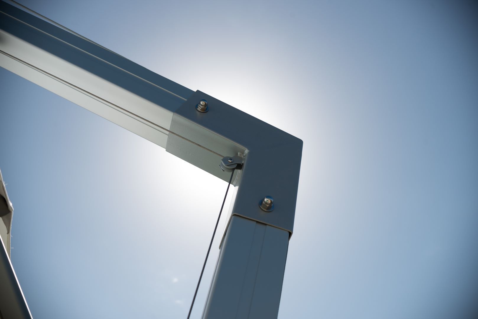 Bambrella Hurricane Side Wind – Heavy Duty Cantilever Parasol - Image 4
