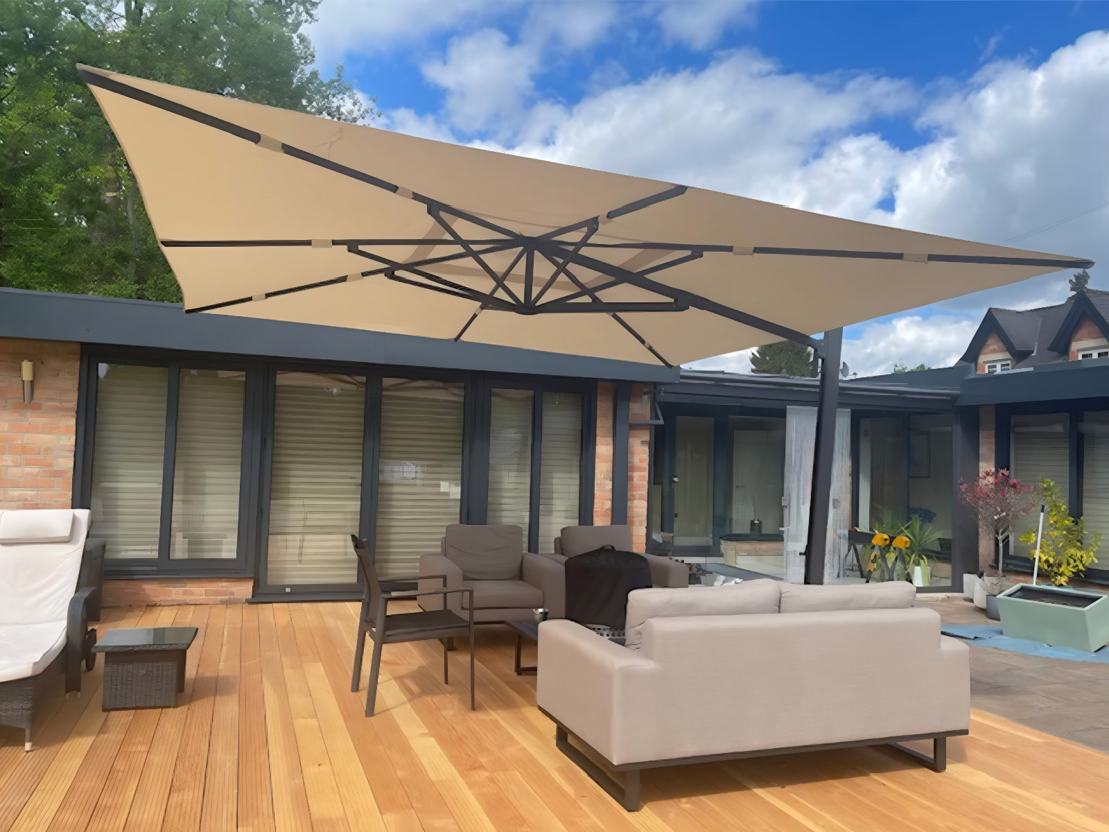 Bambrella Maestro Cantilever Parasol - Image 7
