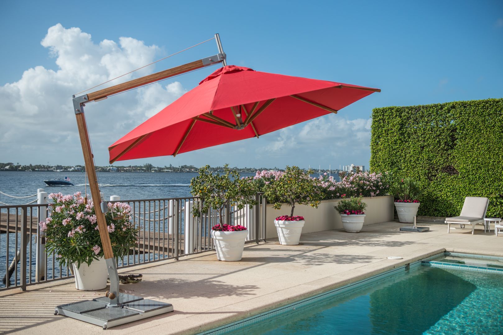 Bambrella Sirocco Side Wind Small Cantilever Parasol - Image 2
