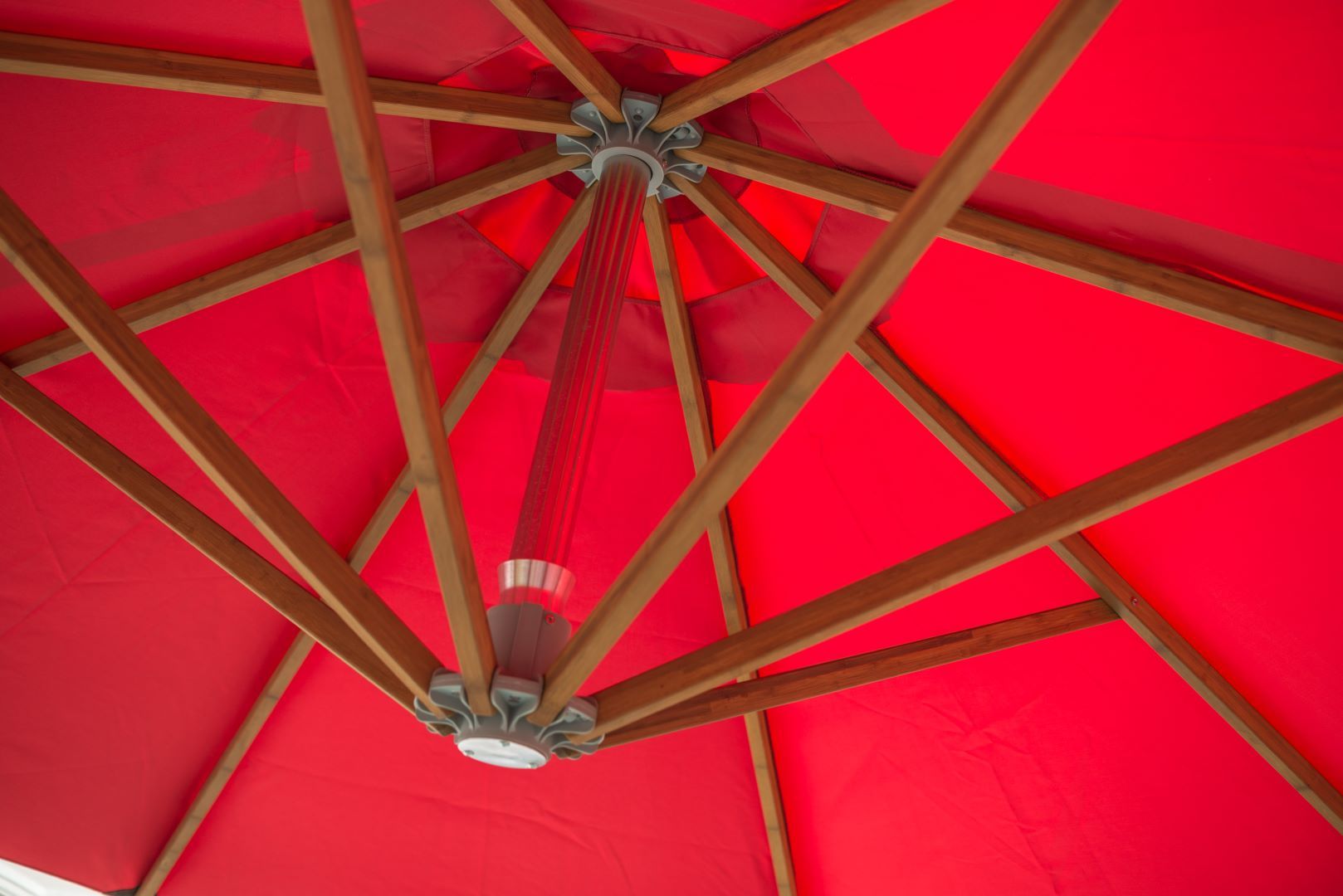 Bambrella Sirocco Side Wind Small Cantilever Parasol - Image 3