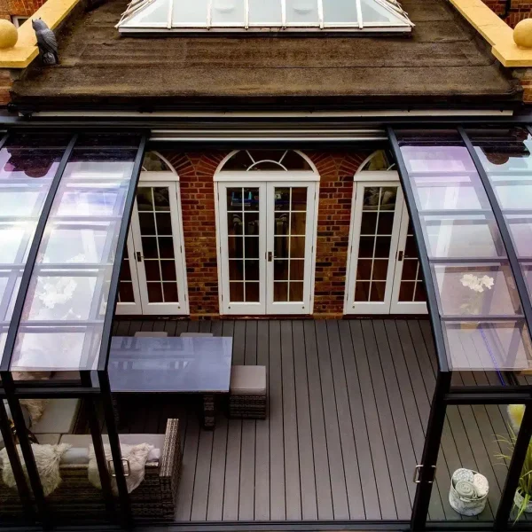 Retractable-roof-podservatory-open-above